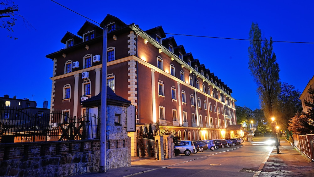 Hotel Diament Arsenal Palace Chorzow 47/50