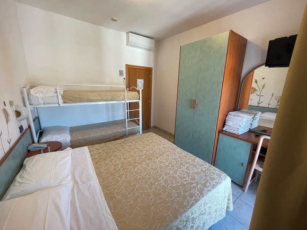 Hotel Marina 13/58