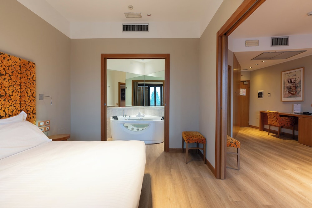 Master, Suite, King Bed