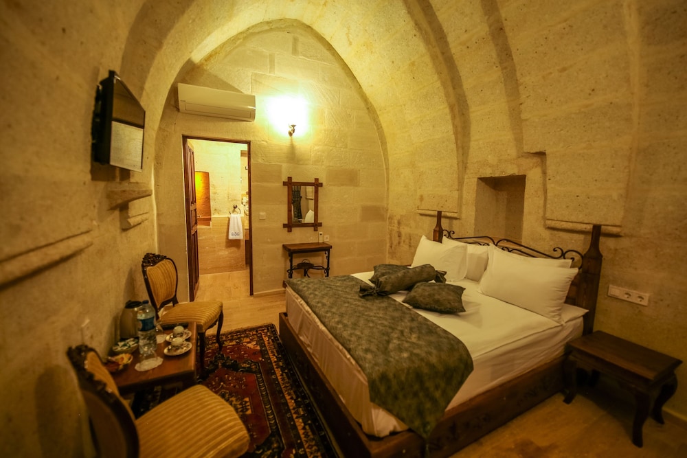 Hikmet's House 18/48