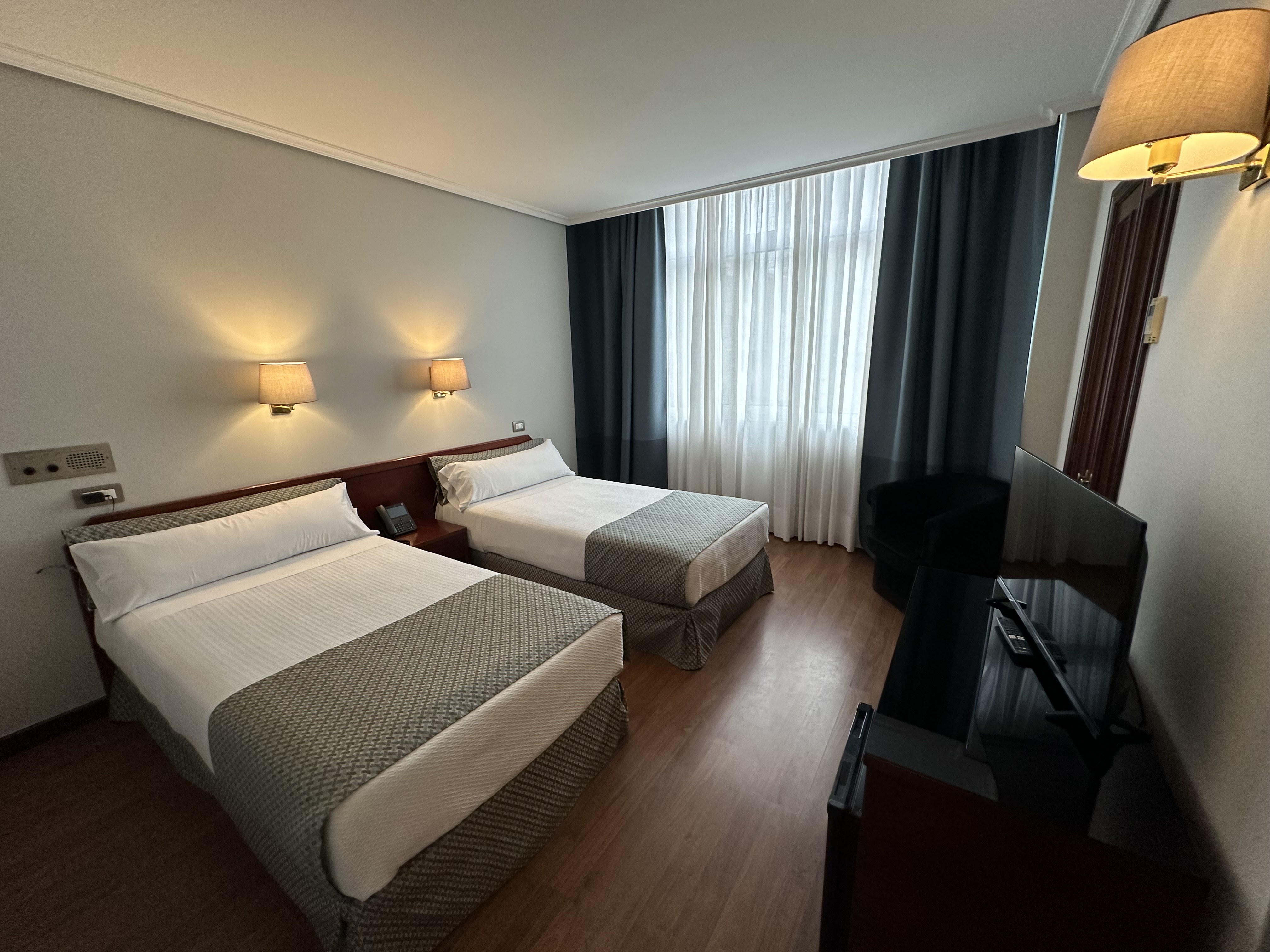 Hotel Compostela Vigo 18/50