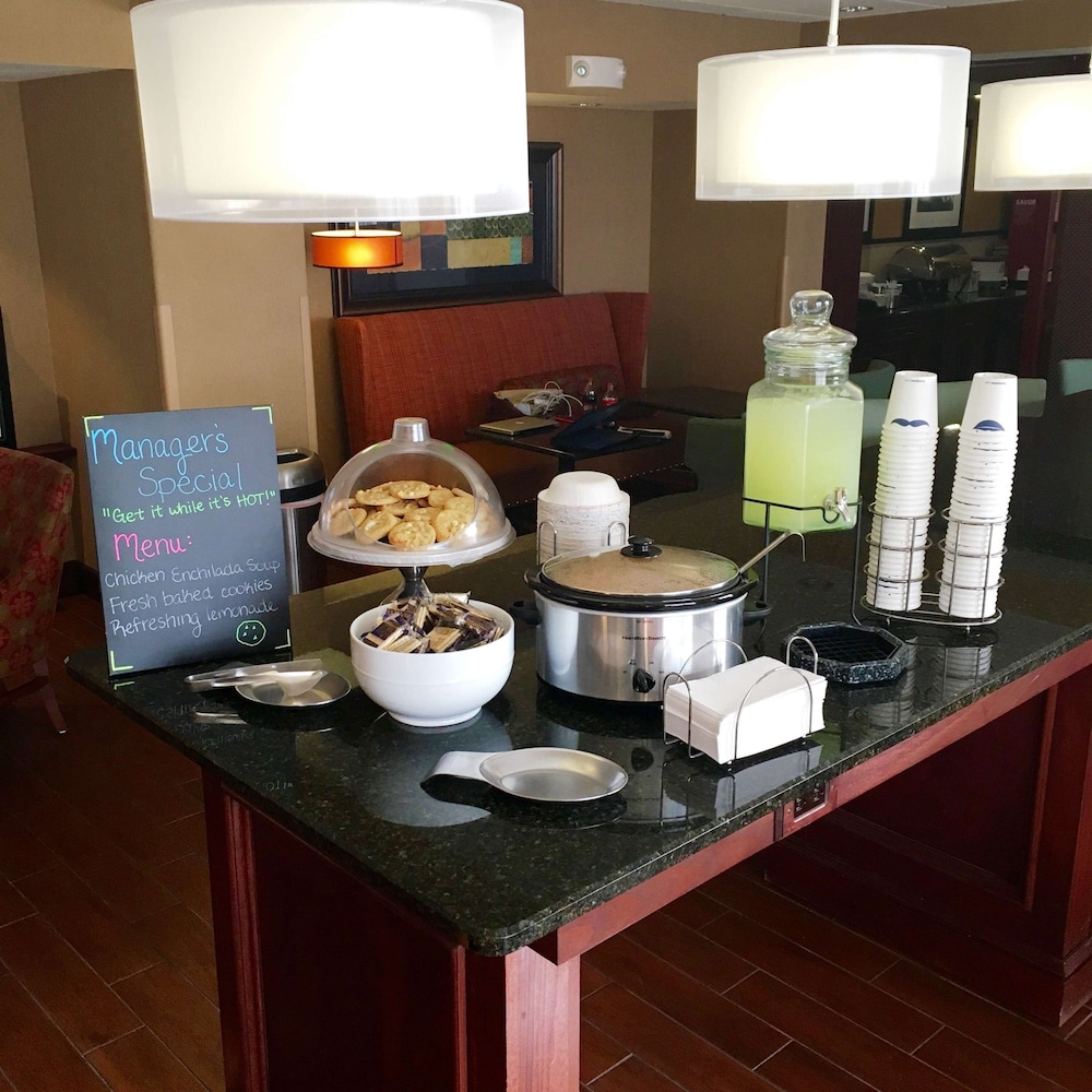 Hampton Inn Hays North of I 70 25/37