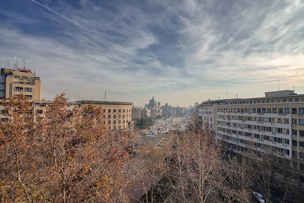 Maccani Luxury Suites 79/85