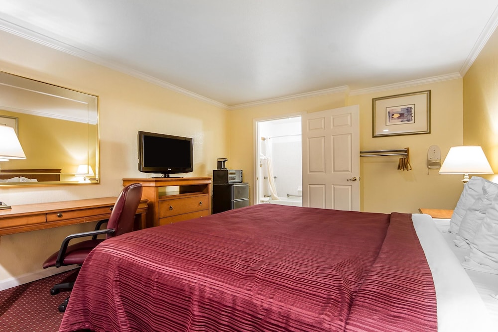 Quality Inn & Suites Gilroy CA 19/47