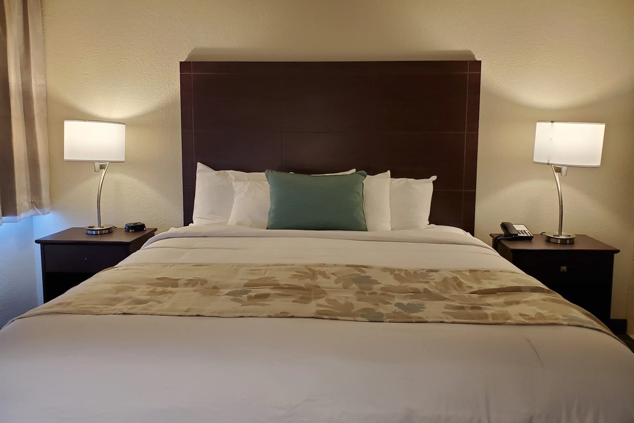 Cobblestone Suites Oshkosh 34/75