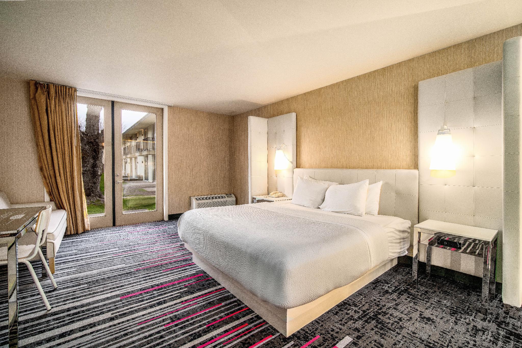 Renovated, King Bed