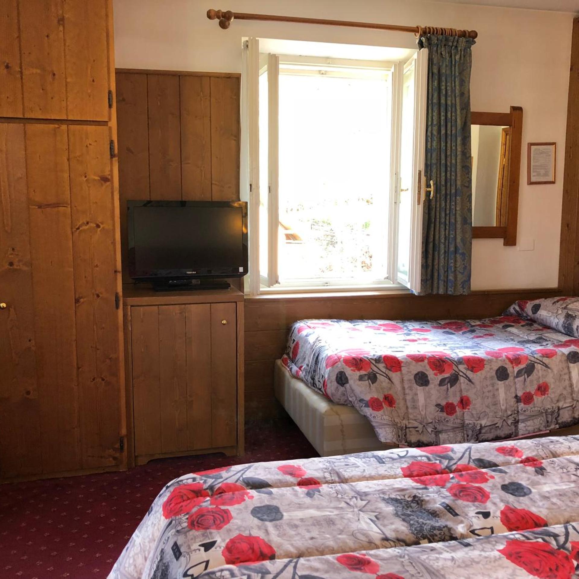 ROOM, TRIPLE