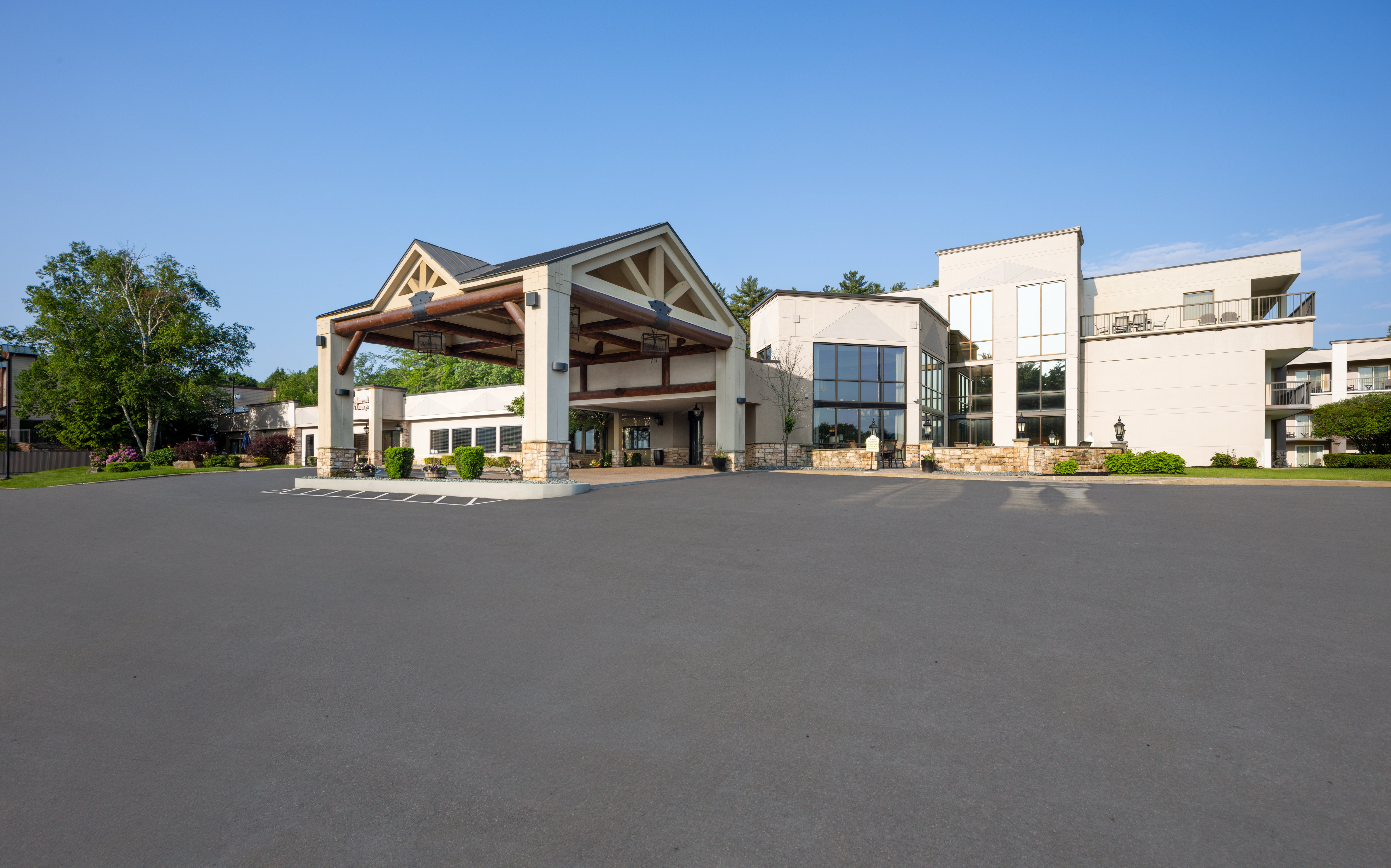 Holiday Inn Resort Lake George Adirondack Area 62/69