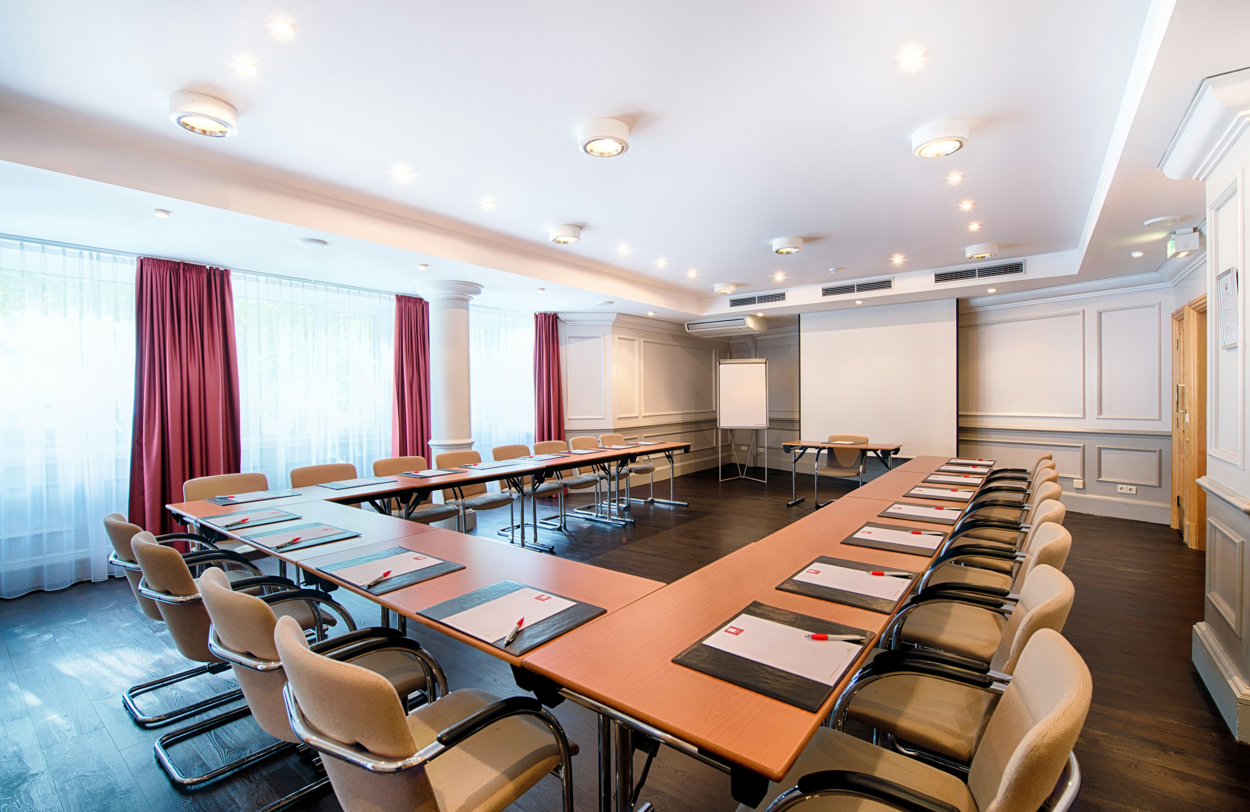 Leonardo Hotel Dusseldorf City Center 53/62