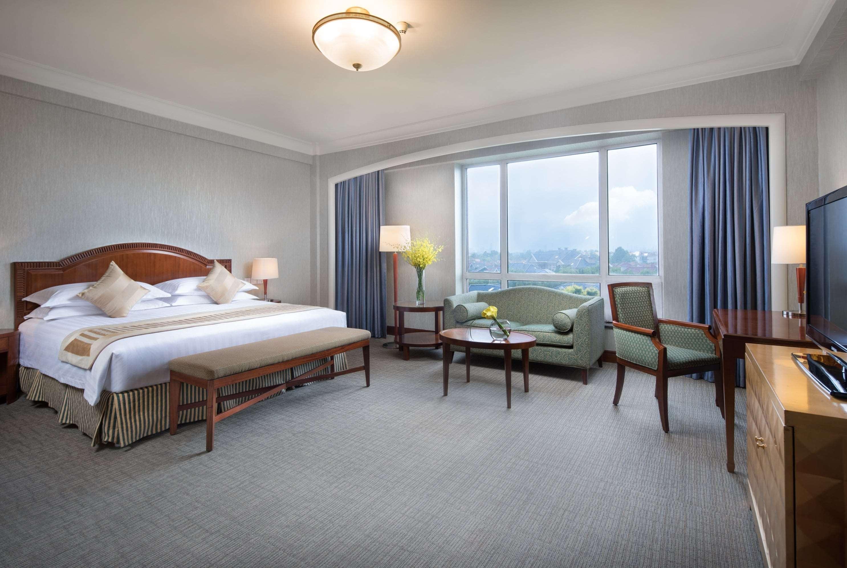 جناح بسرير كينج