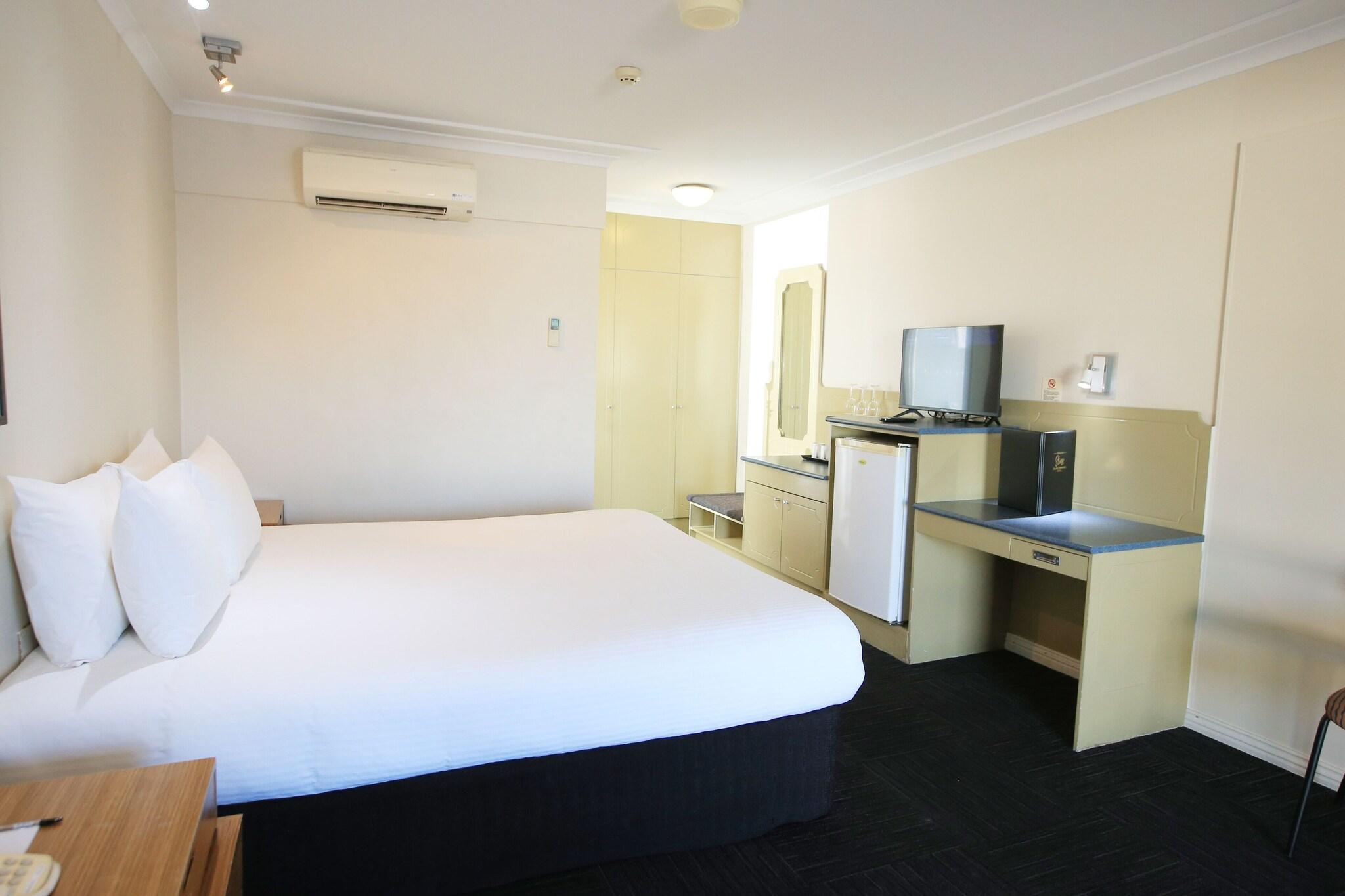 Room, King Bed