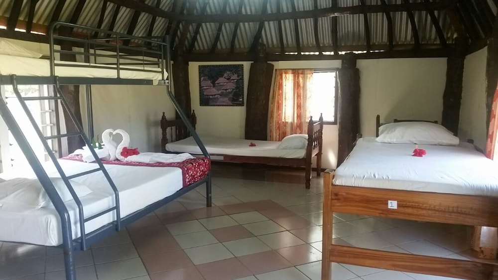 Ratu Kini Backpackers & Dive Resort 26/67