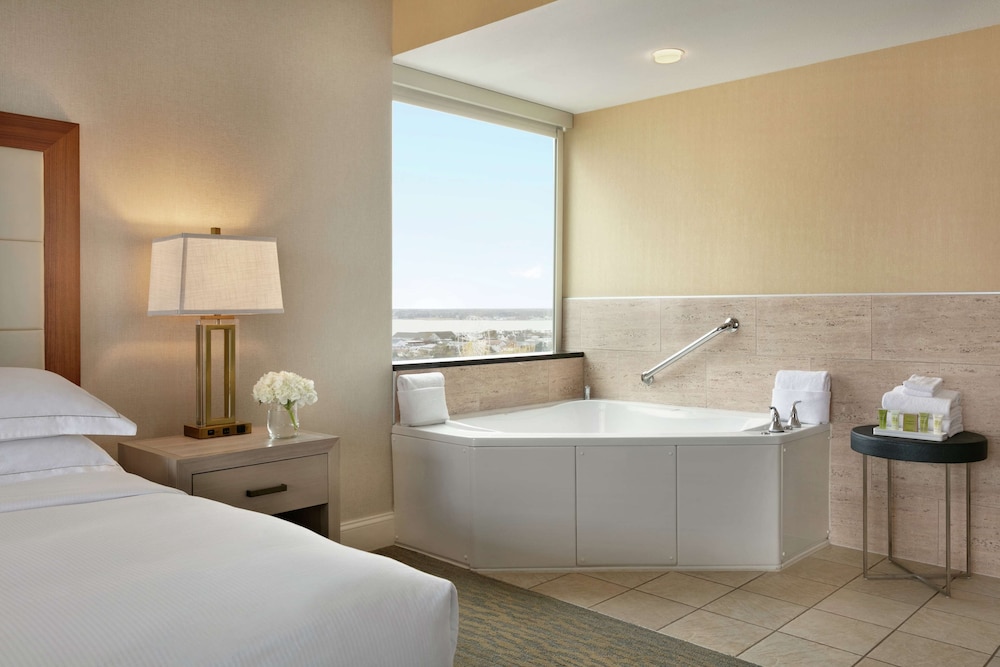 Hilton Suites Ocean City Oceanfront 17/63