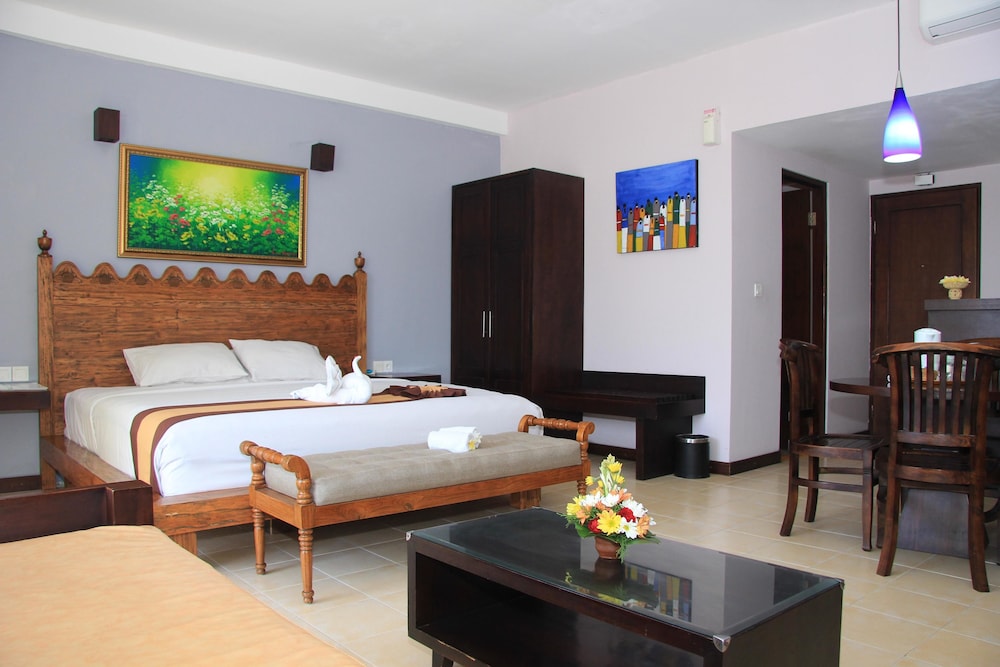 The Grand Santhi Hotel 30/69