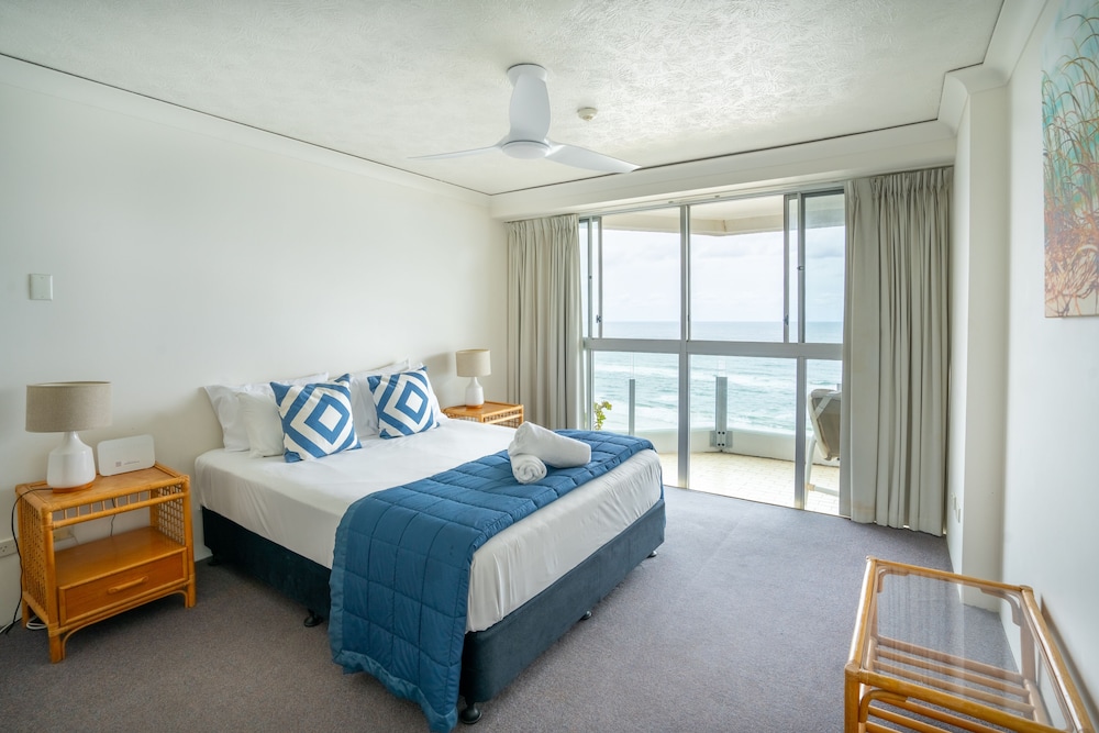 CASHELMARA BEACHFRONT APARTMENTS 3/28