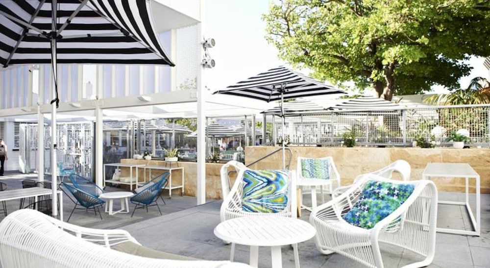 Cottesloe Beach Hotel 56/68