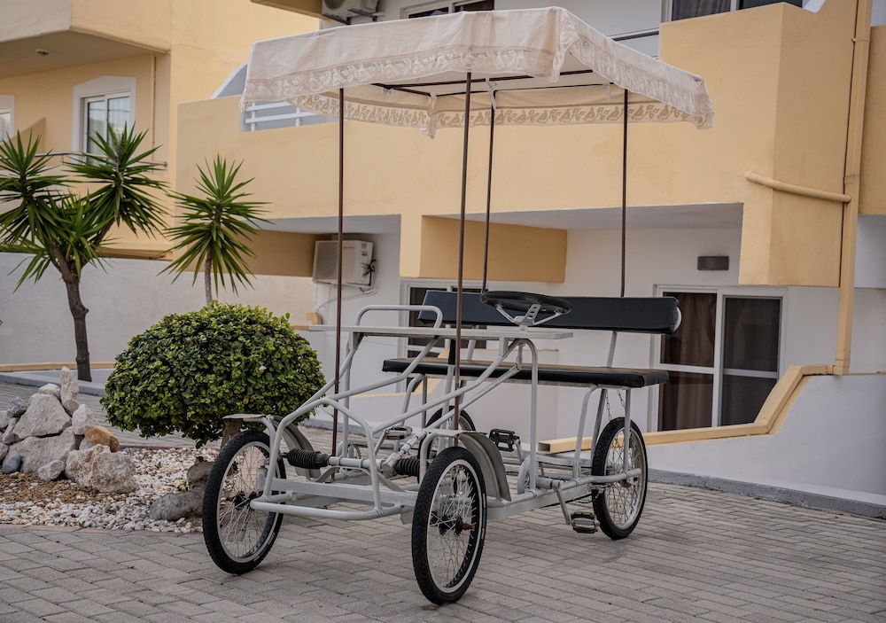 Maroula Blue Studios And Suites 45/70