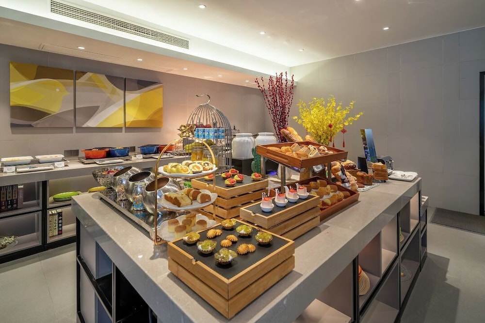 Home Inns Xiamen 28/33