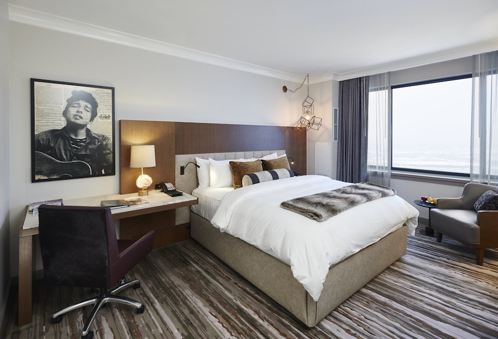 The Lofton Hotel Minneapolis, Tapestry Collection by Hilton 14/80