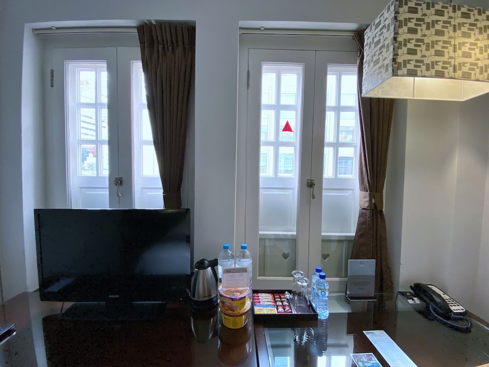 Bliss Hotel Singapore 58/75
