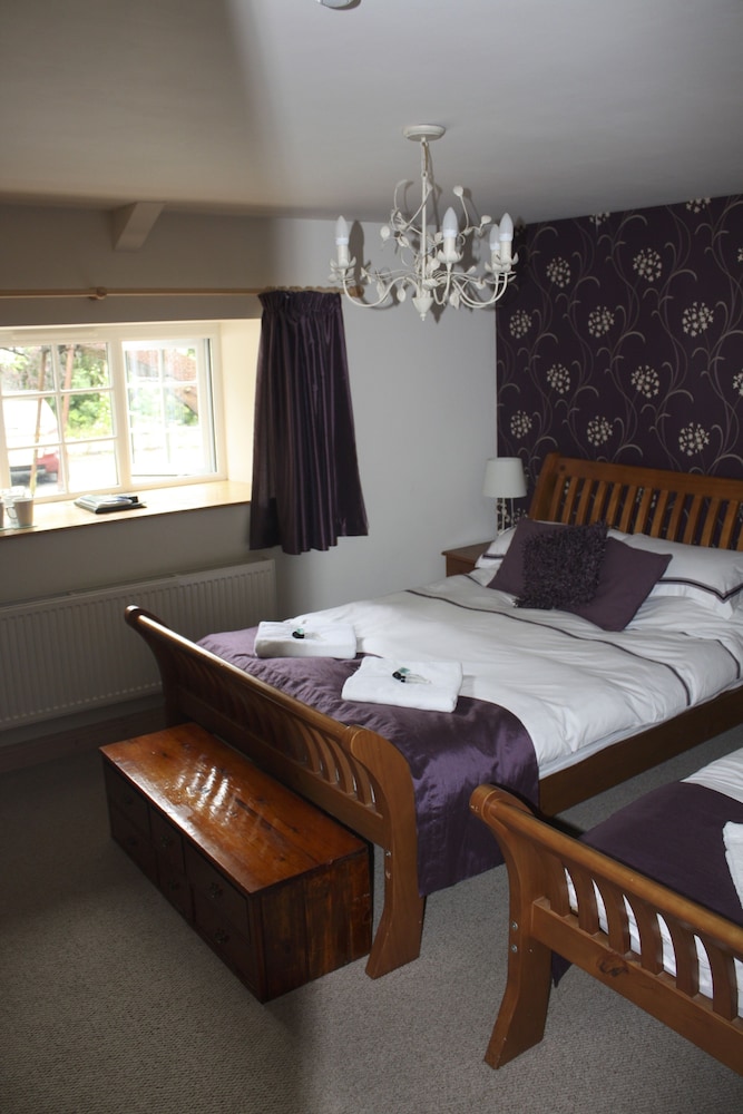 The Waterwheel Inn 16/50