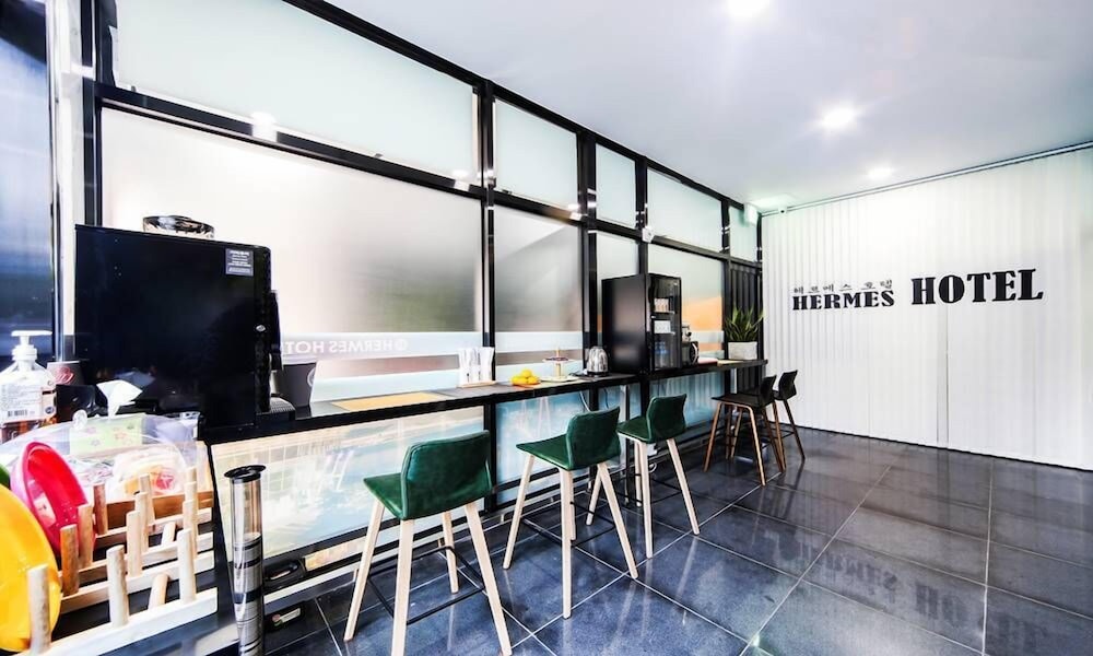 Hermes Hotel 44/56
