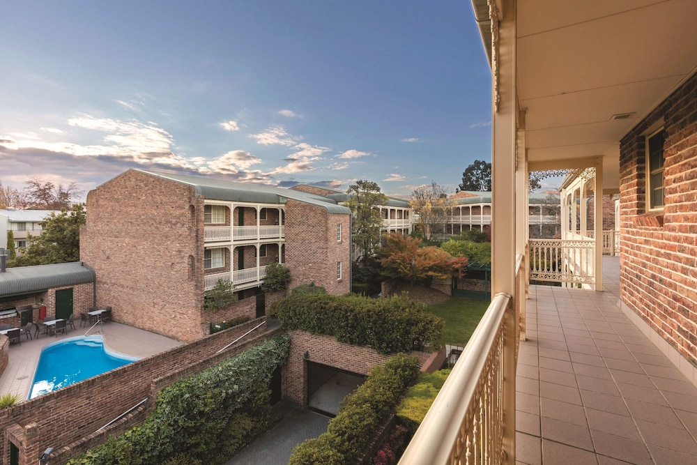 Adina Serviced Apartments Canberra Kingston 60/62