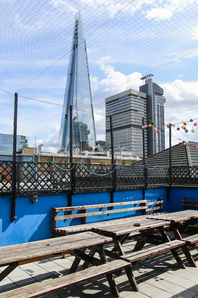 ST CHRISTOPHER'S INN OASIS - LONDON BRIDGE - FEMALE ONLY 32/33