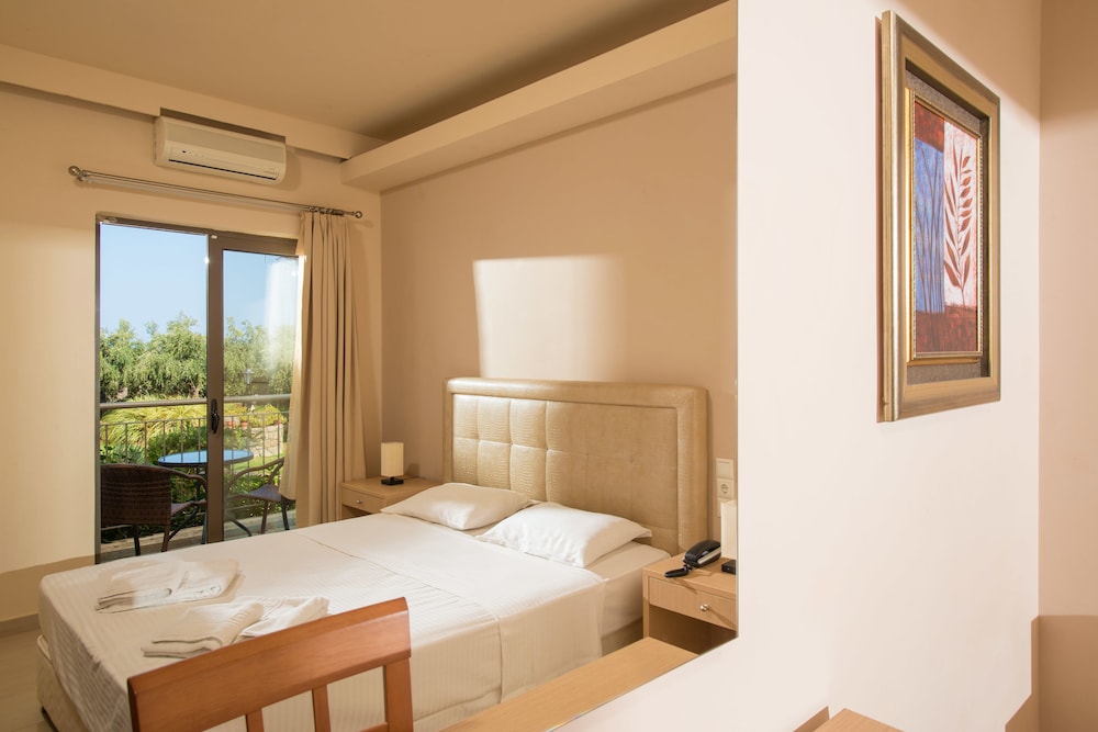 Oasis Beach Hotel - Adult Only 16/50