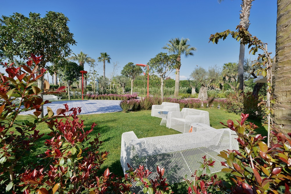 Savoy Beach Hotel 48/50