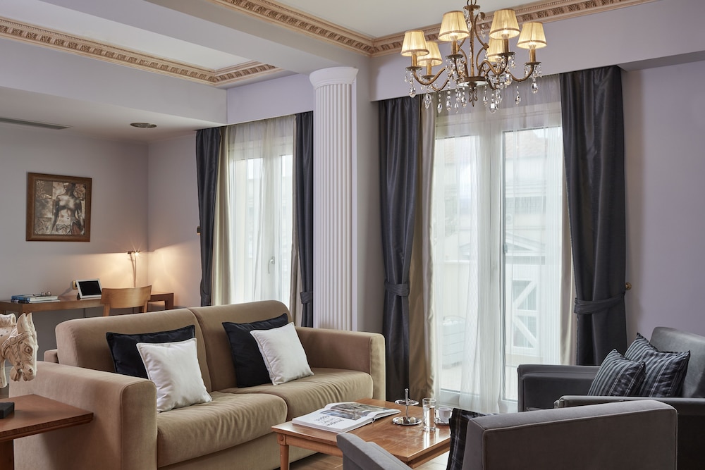 Ava Hotel Suites 18/39