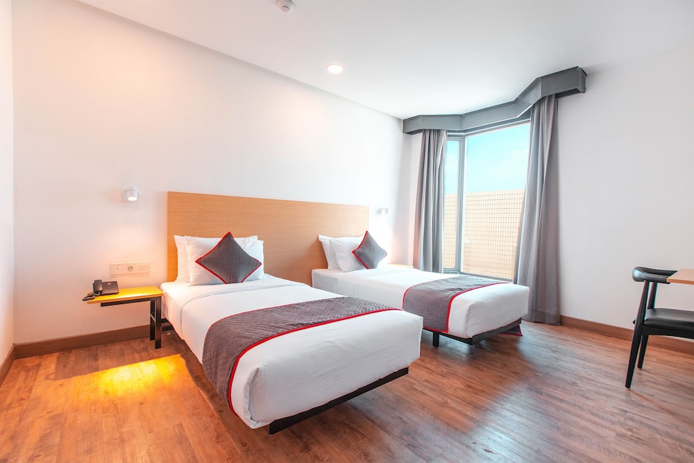 Super OYO Townhouse 1 Hotel Salemba 15/38