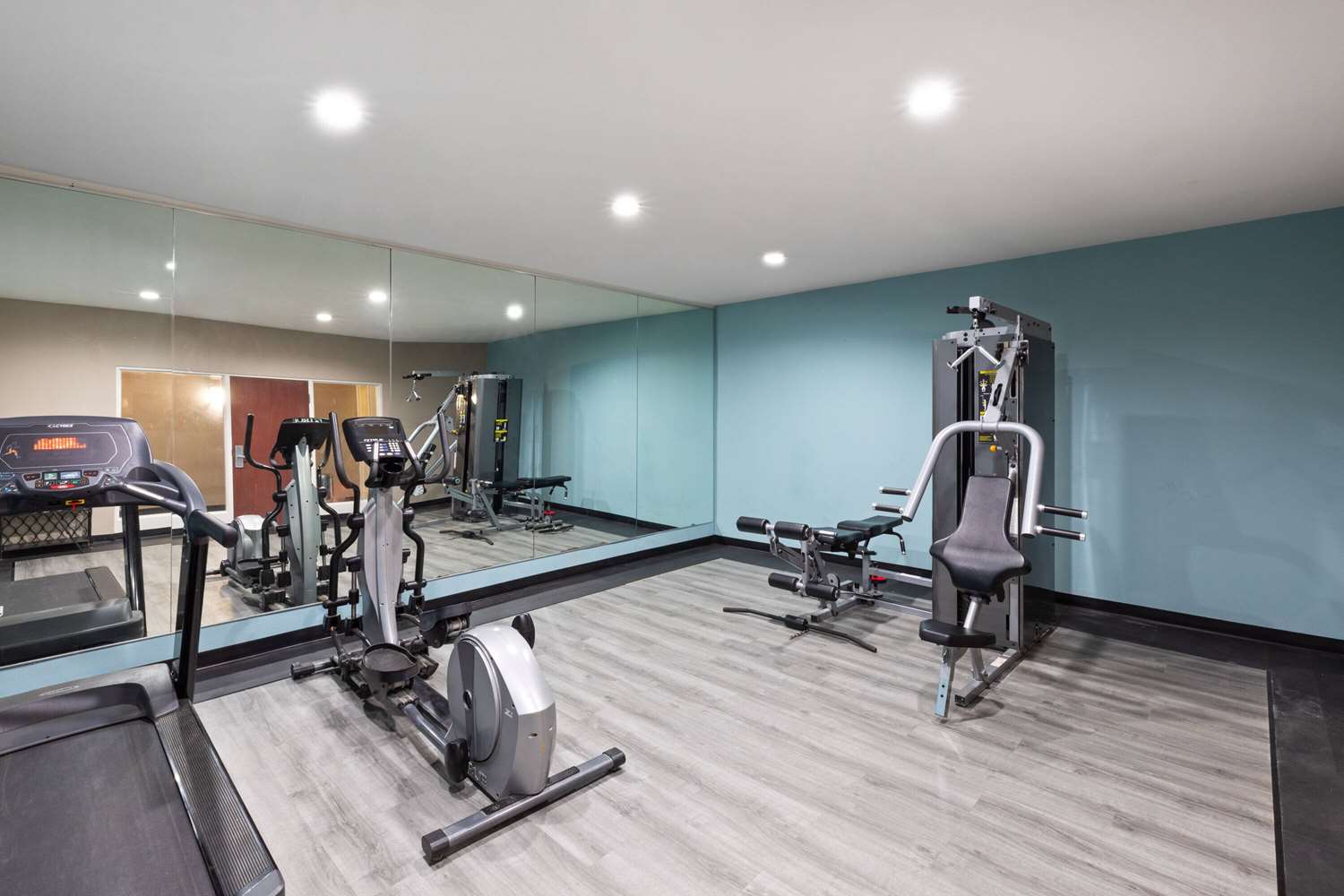 Super 8 by Wyndham Lubbock West 7/28