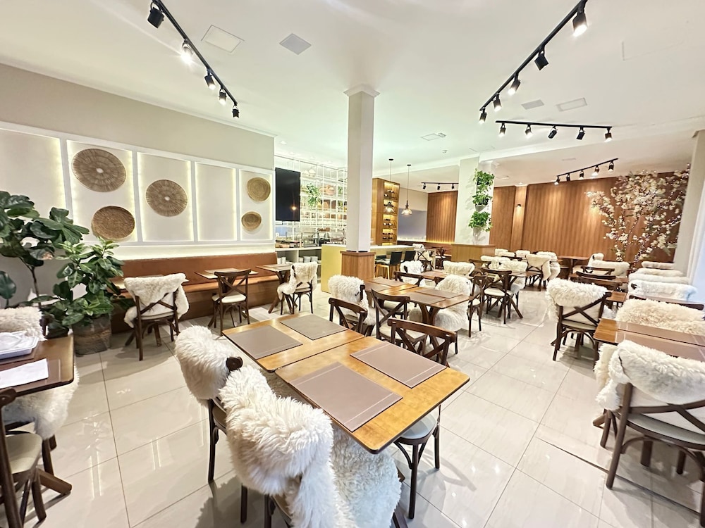 ZALLON HOTEL EXECUTIVE 35/53