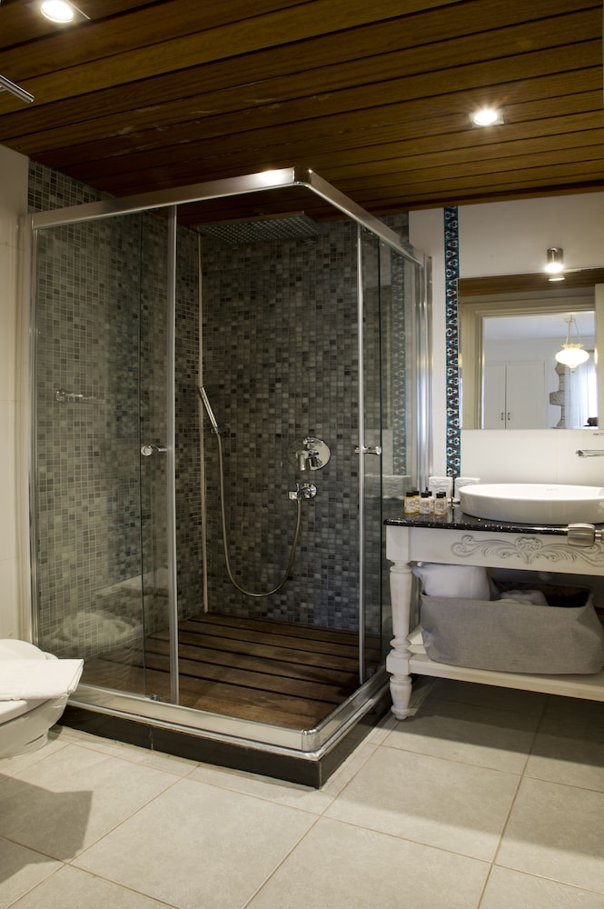 Lodos Butik Otel 21/22
