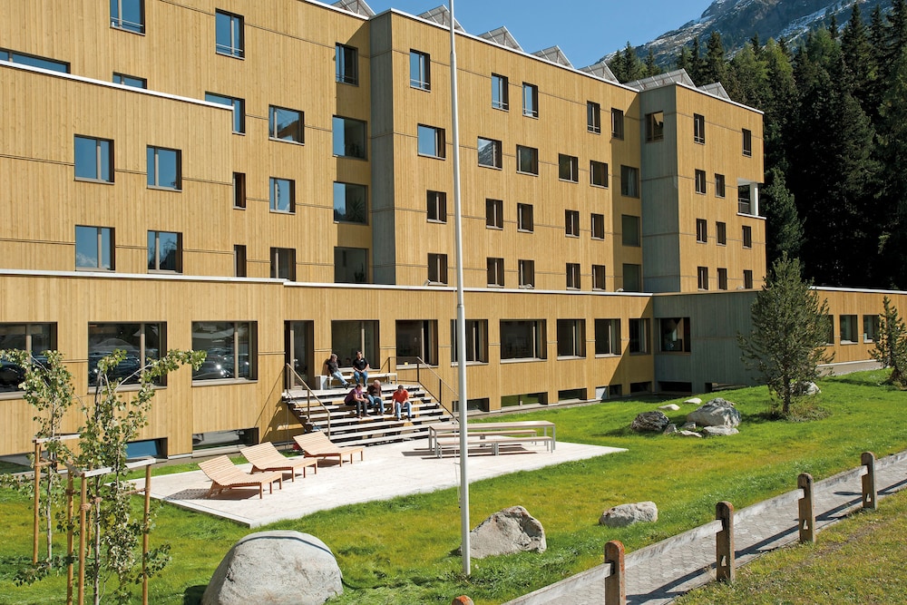 Youth Hostel 3/63