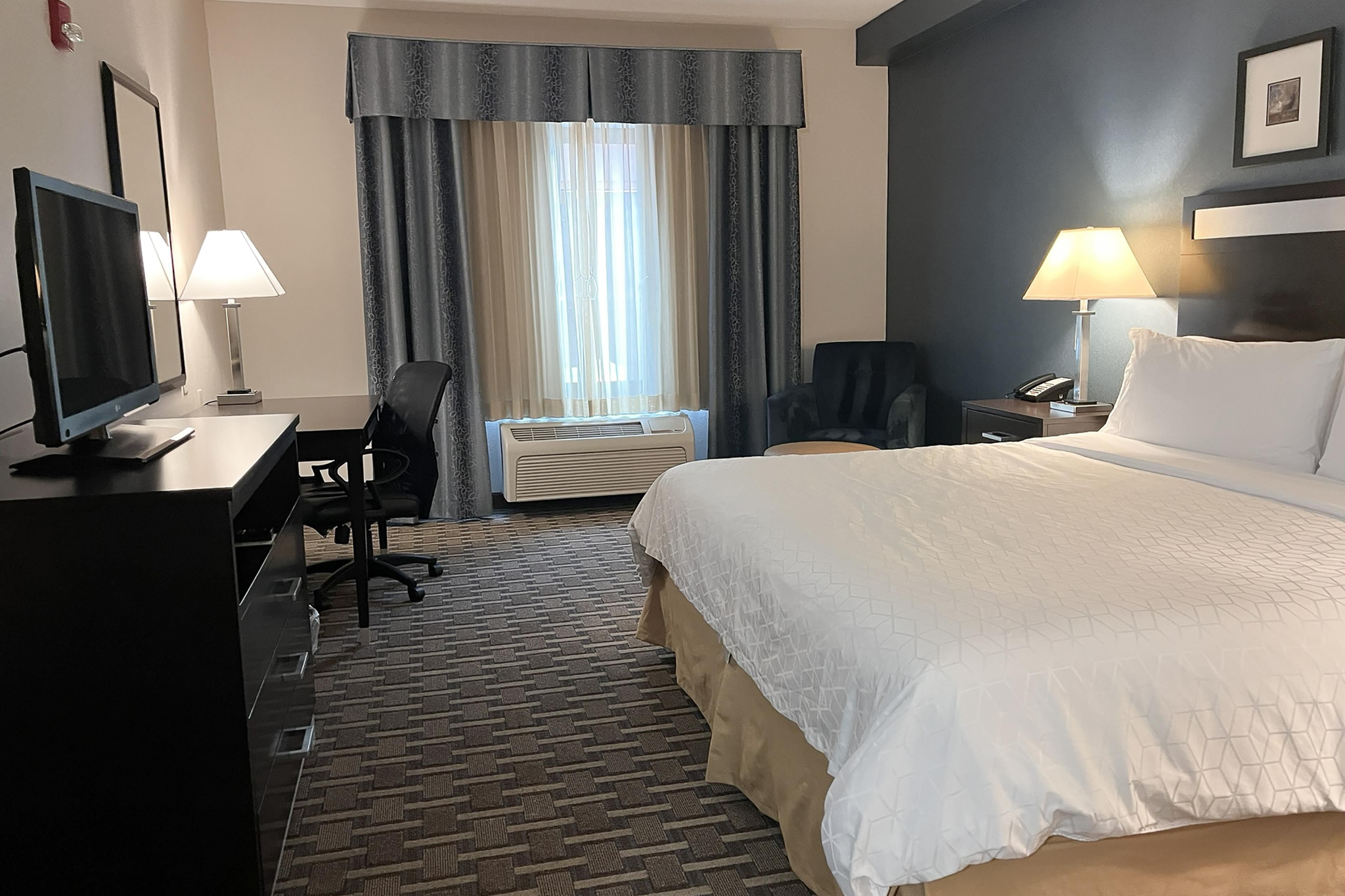 جناح بسرير كينج، Holiday Inn Express Hotel And Suites Morton Peoria Area 2/3