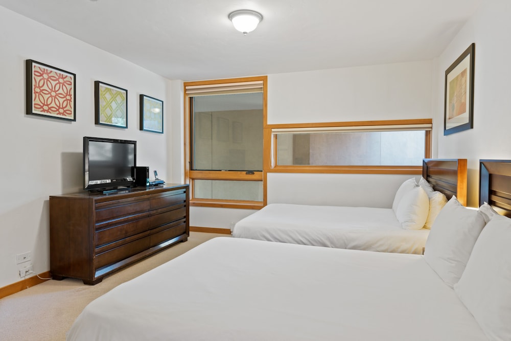 The Vail Spa Condominiums 16/76