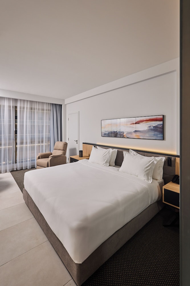 The View - Saint George Hotel 14/49
