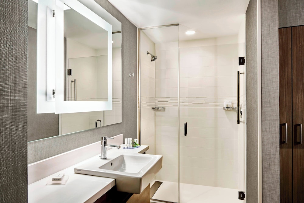 SpringHill Suites by Marriott Pleasanton 31/35