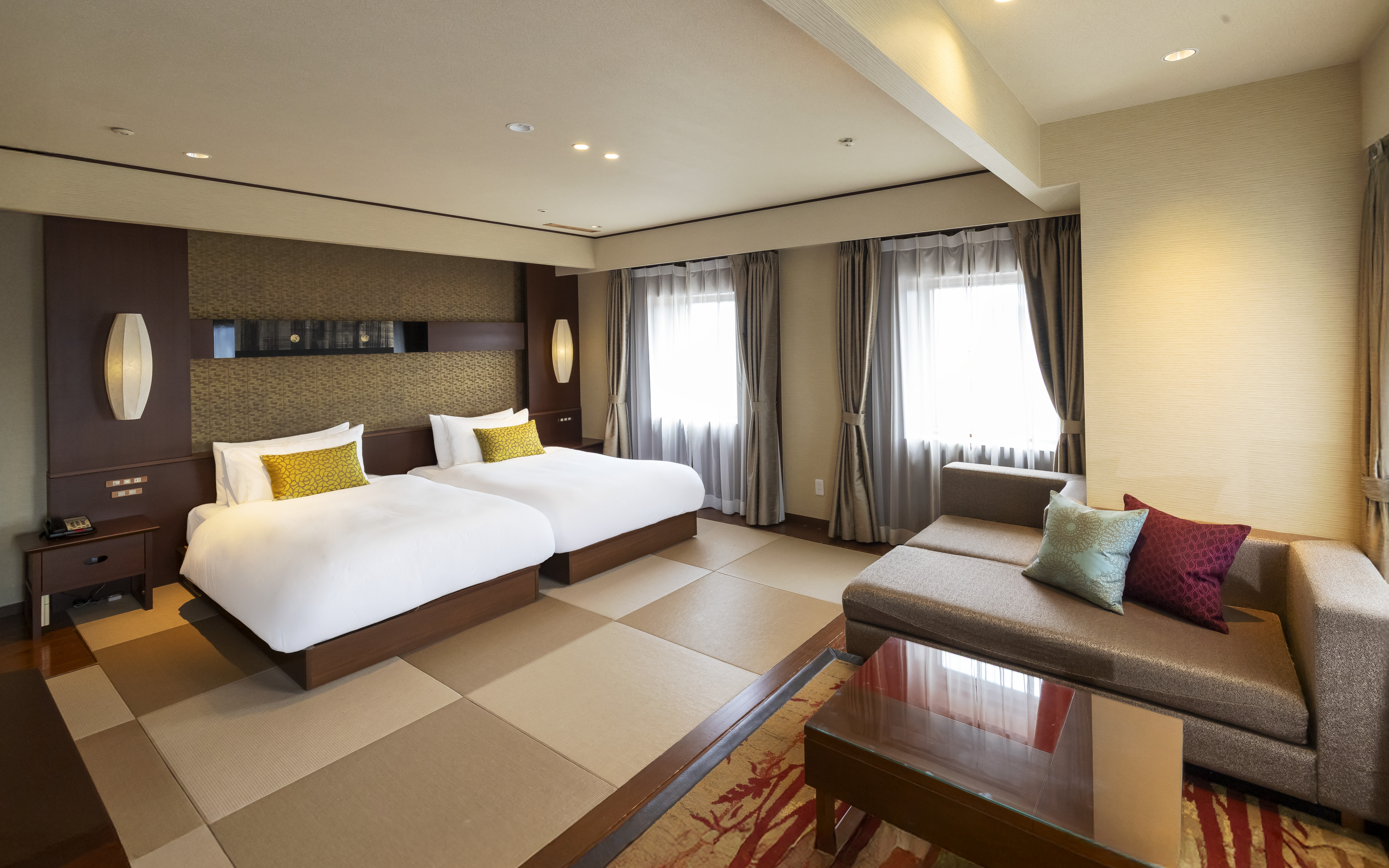 Suite, Twin Beds, Castle View, Bathtub