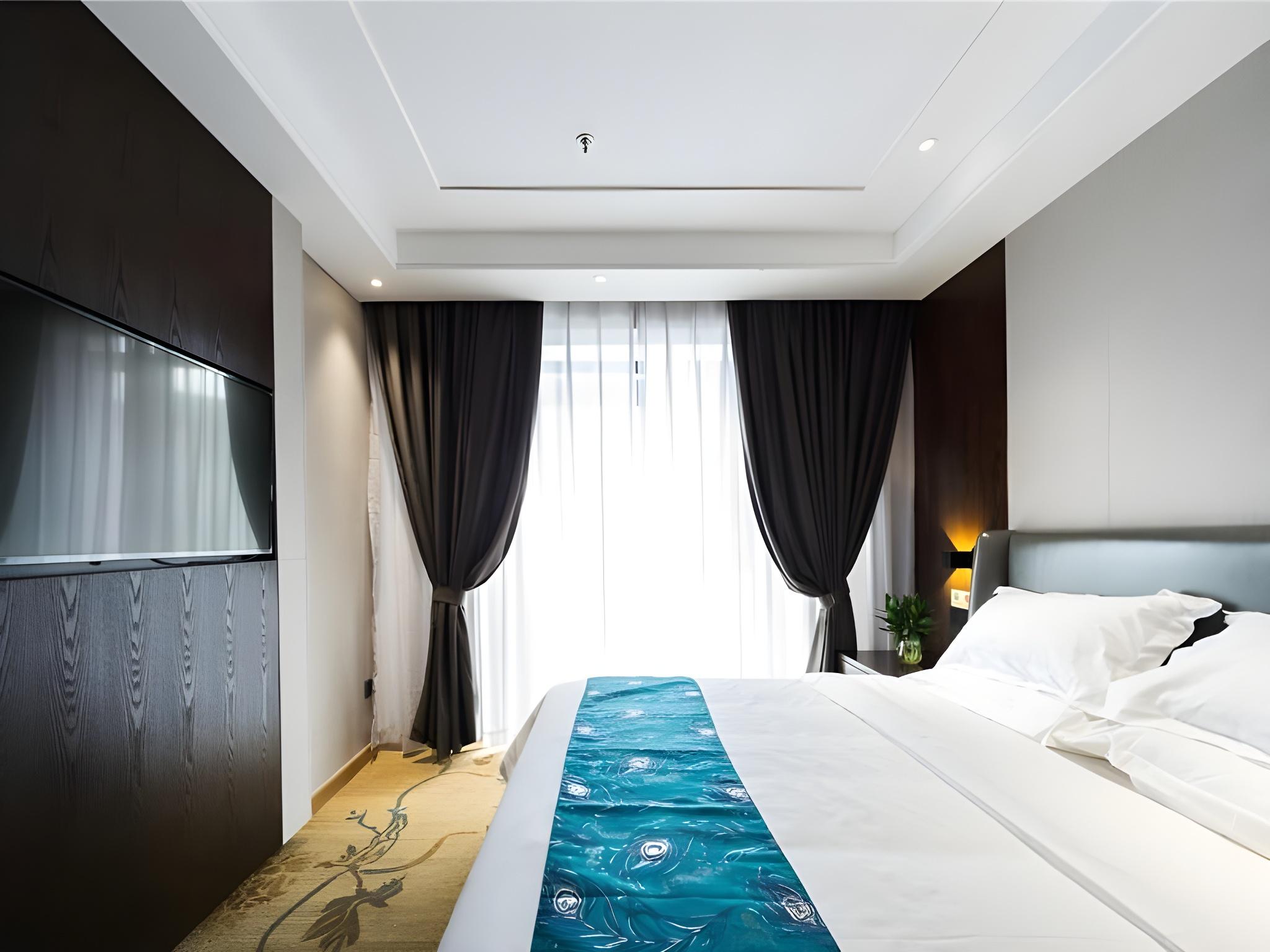 Feature, Suite