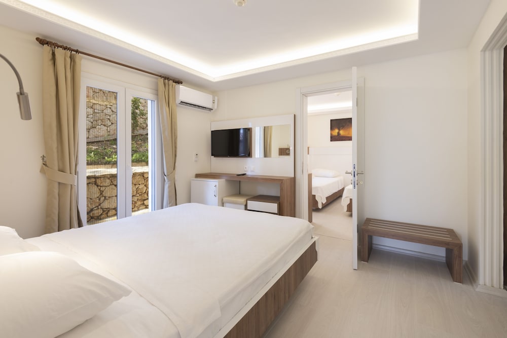 SOOTHE HOTEL 23/65