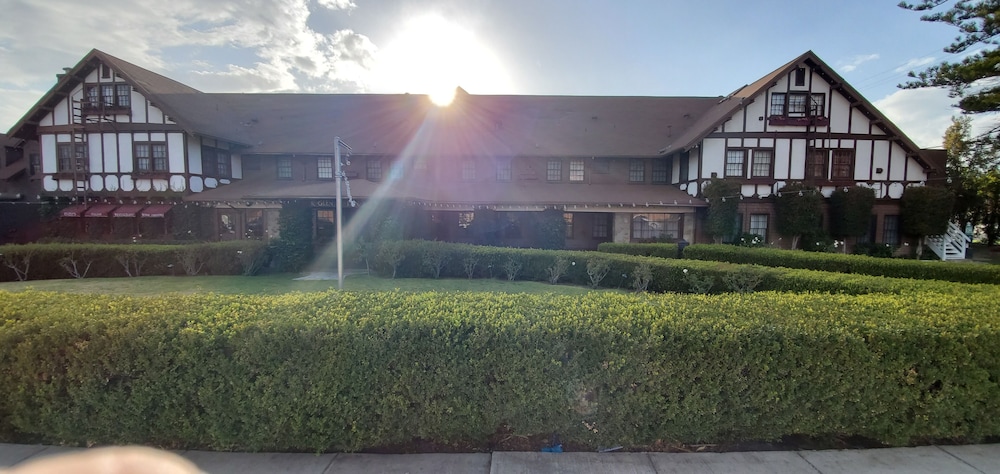 Glen Tavern Inn 55/58