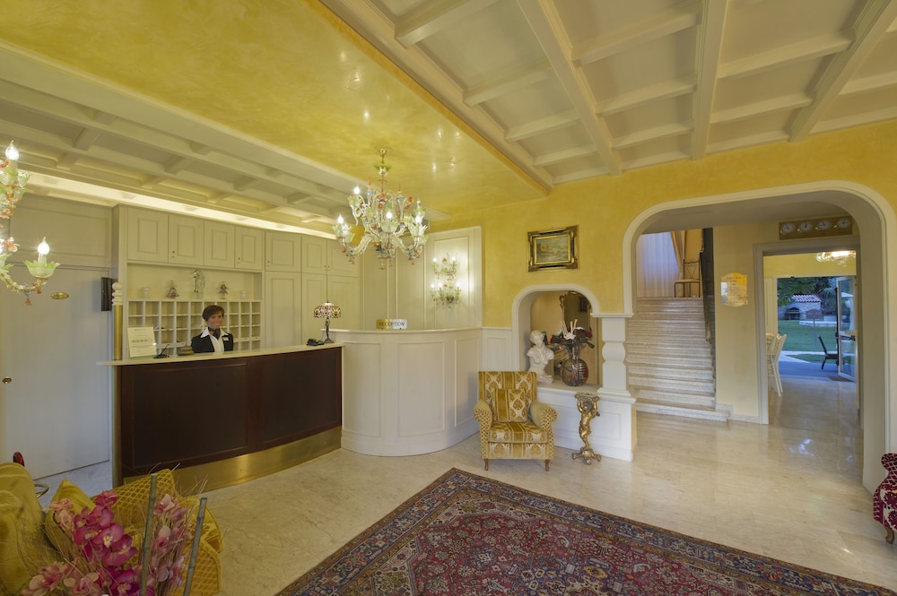 Viktoria Palace 17/76