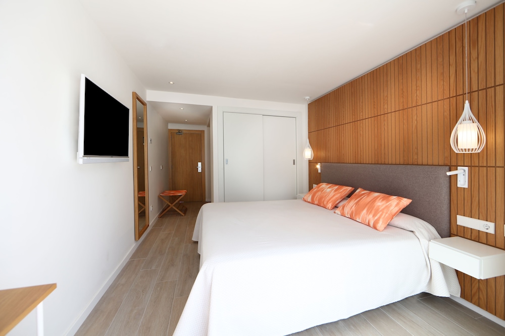 Iberostar Waves Playa de Muro 22/67
