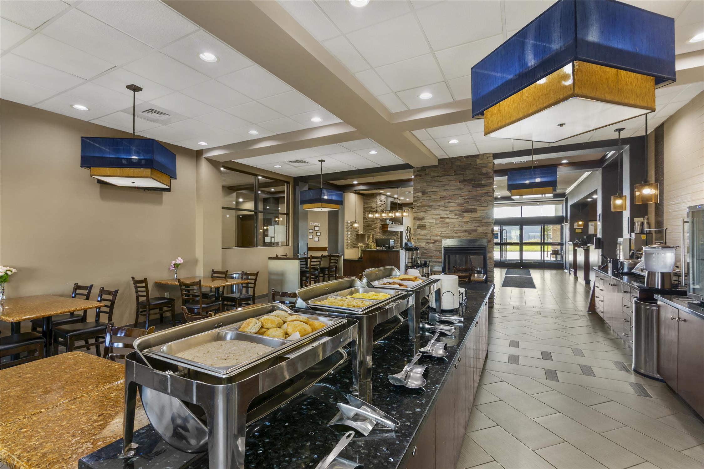 Best Western Plus Williston Hotel & Suites 41/50