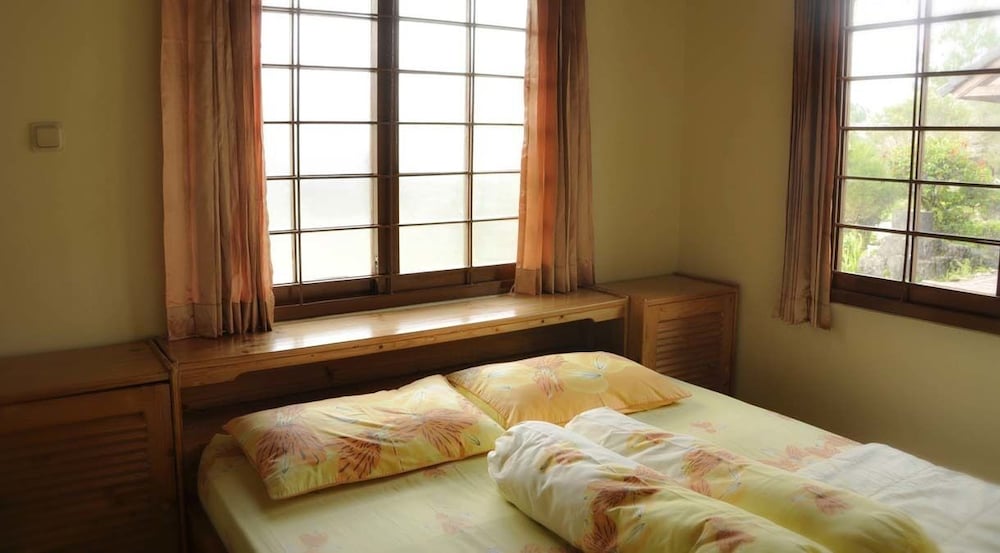 Villa Kota Bunga Ade 10/50