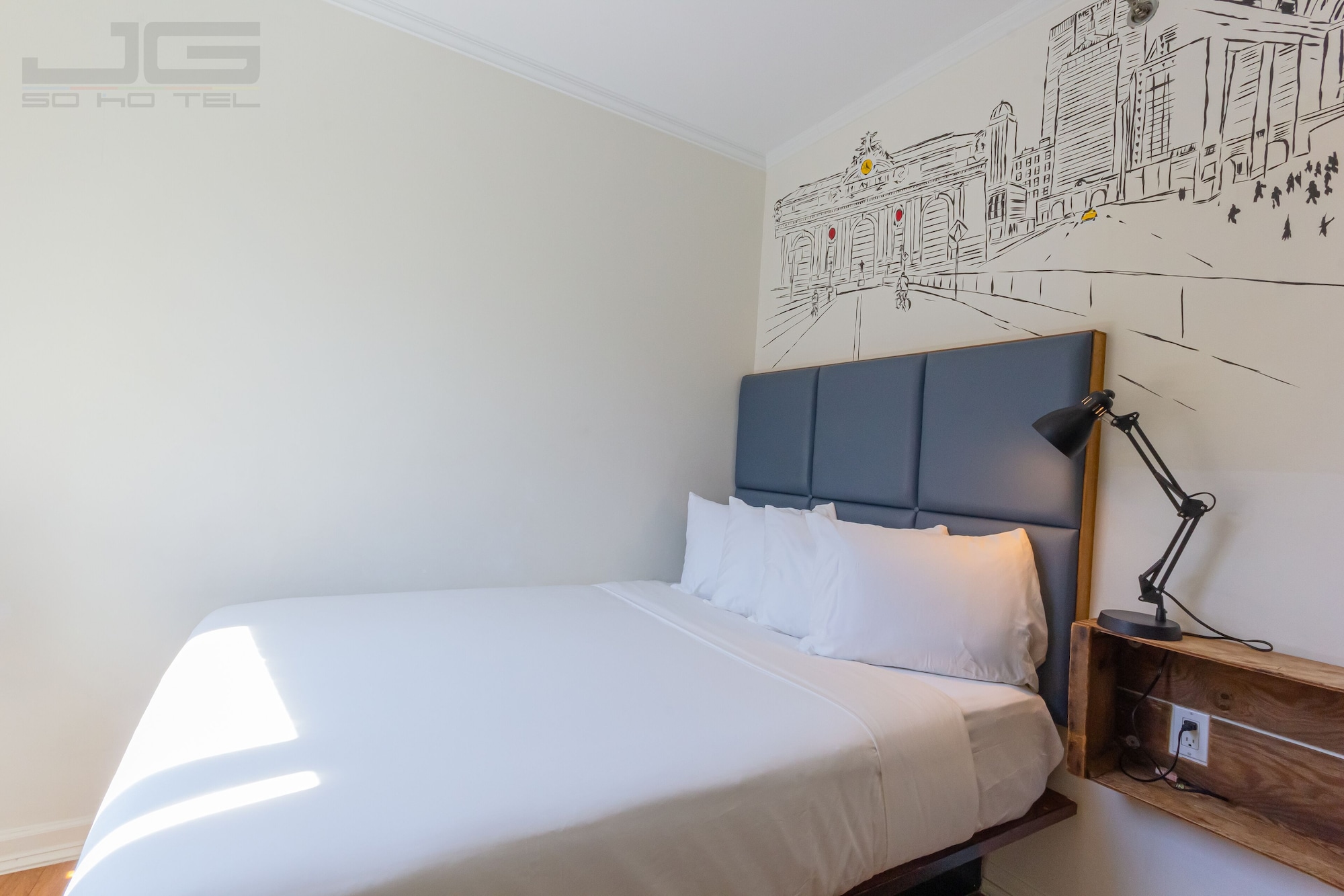 CLASSIC, QUEEN BED