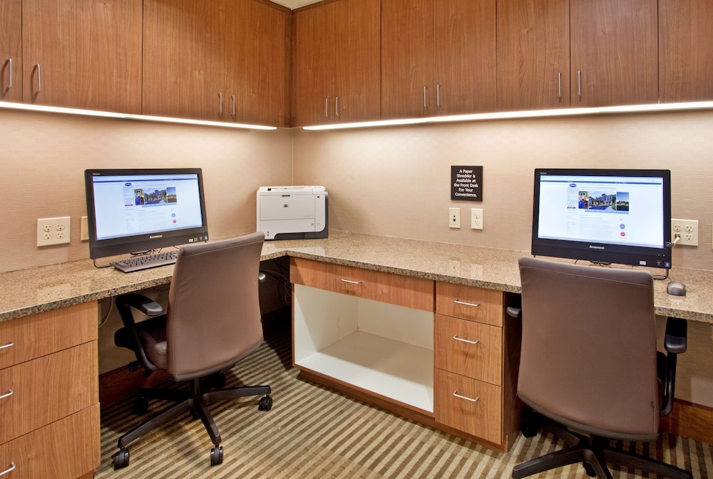 Hampton Inn And Suites Phoenix Glendale Westgate Az 52/65